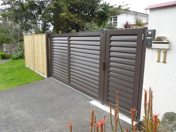 Driveway Gates — Old Town Iron Shop, piece 15